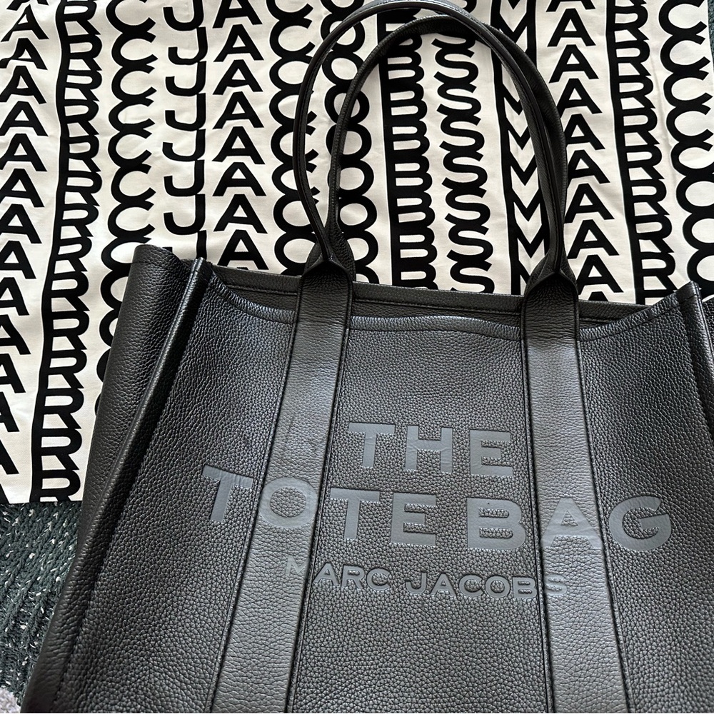 Marc Jacobs large leather tote bag!!